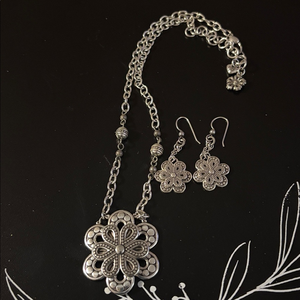 Silver Flower Pendant Necklace with Matching Earrings